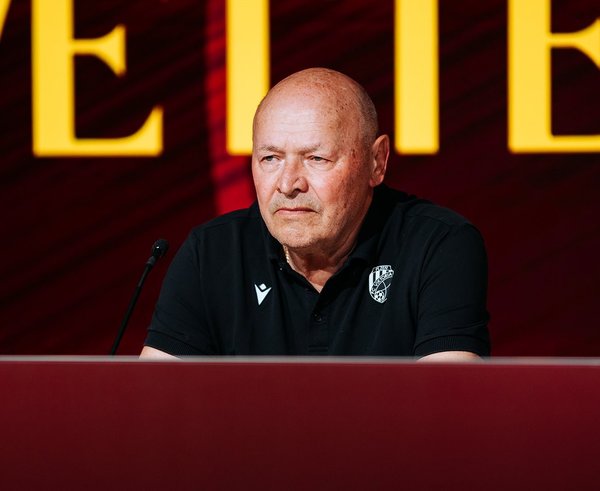 Miroslav Koubek před utkáním v Ženevě.