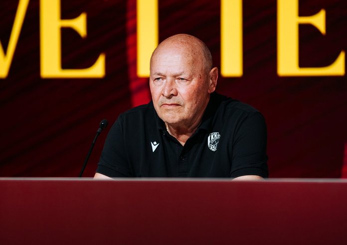 Miroslav Koubek před utkáním v Ženevě.