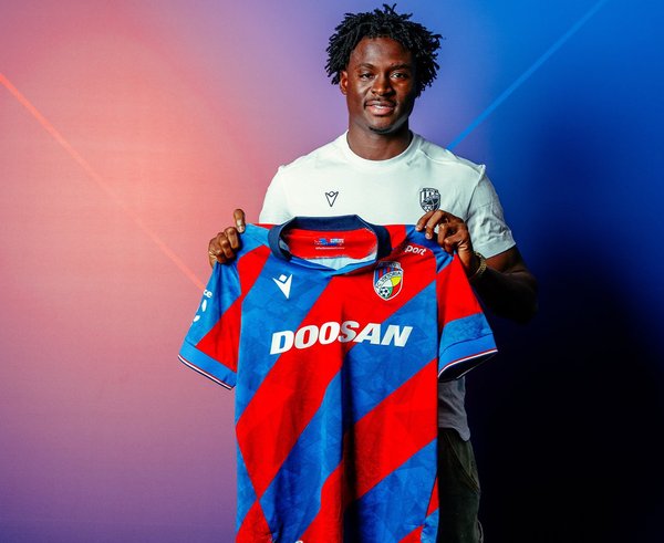 Salim Fago Lawal přestoupil do Viktorie Plzeň.