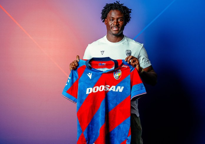 Salim Fago Lawal přestoupil do Viktorie Plzeň.