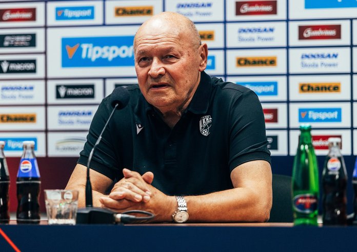 Miroslav Koubek před zápasem se Servette Ženeva.