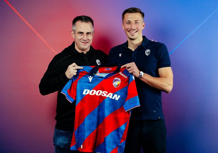 Dávid Krčík oblékne dres s číslem 37.