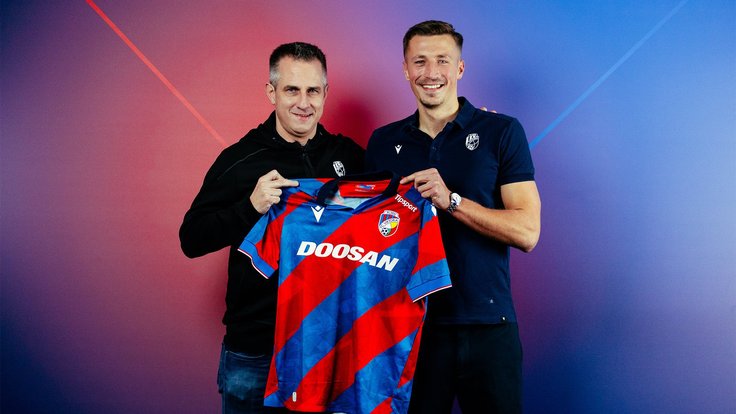 Dávid Krčík oblékne dres s číslem 37.