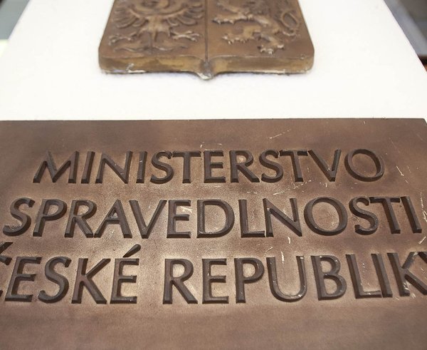 ministerstvo-spravedlnosti-cr-plaketa