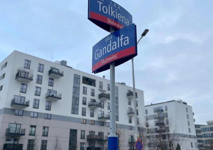newly-named-tolkien-and-gandalf-street-at-warsaw-poland-v0-k0mgc3y6qh7a1