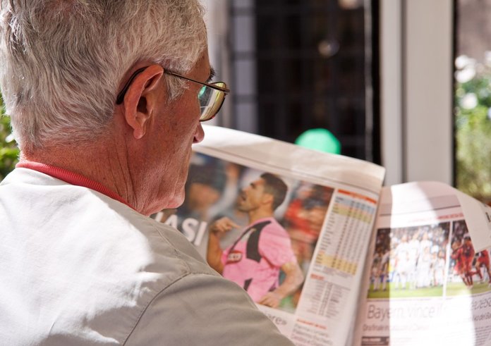 newspaper_read_man_pensioners_paper_news_messages_lack_of_understanding-1014986