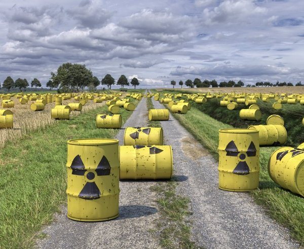 nuclear_waste_radioactive_trash_for_final_nuclear_waste_casks_barrels_composing_garbage-601428 (1)