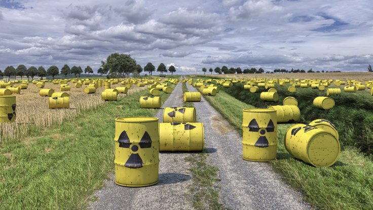 nuclear_waste_radioactive_trash_for_final_nuclear_waste_casks_barrels_composing_garbage-601428 (1)