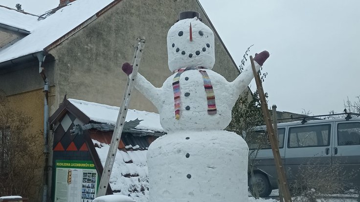 obří sněhulák zdraj FCB Heduš Rambousková