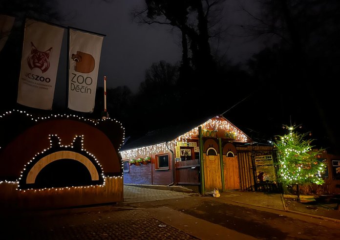 Vánočně osvětlená Zoo Děčín