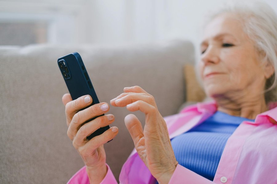 seniorka telefon