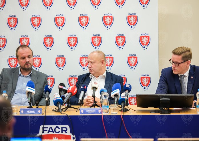 Jiří Šidliák a Petr Fousek na tiskové konferenci