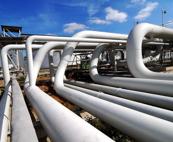 pipe-refinery-various-diameters-industrial