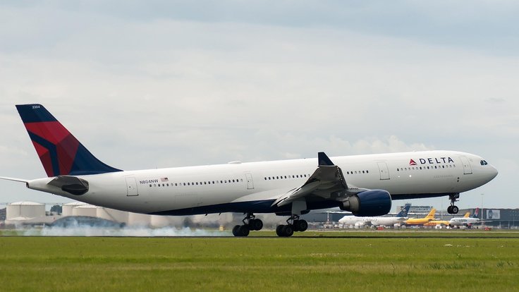 plane-2633883_1280