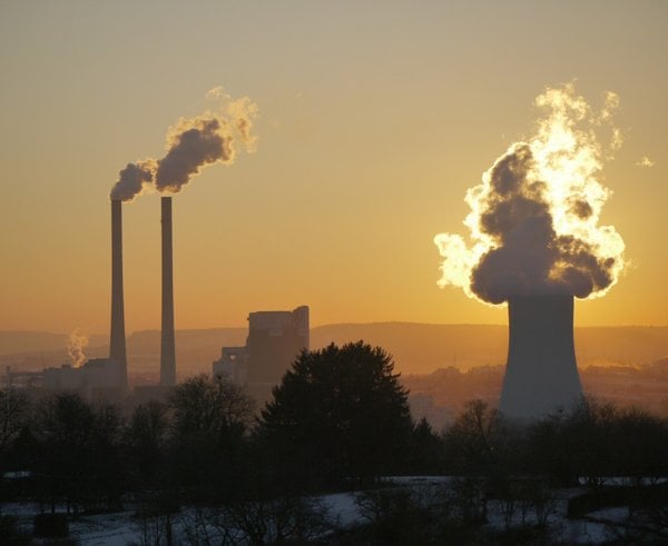 power_plant_flame_back_light_dusk_industry_industrial_plant_cooling_tower_abendstimmung-1196041