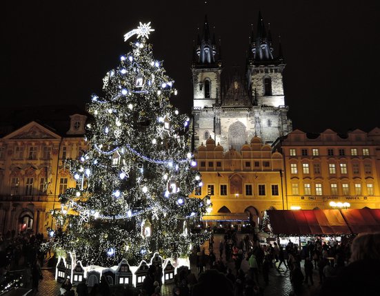 Vánoční strom na Staroměstském náměstí.