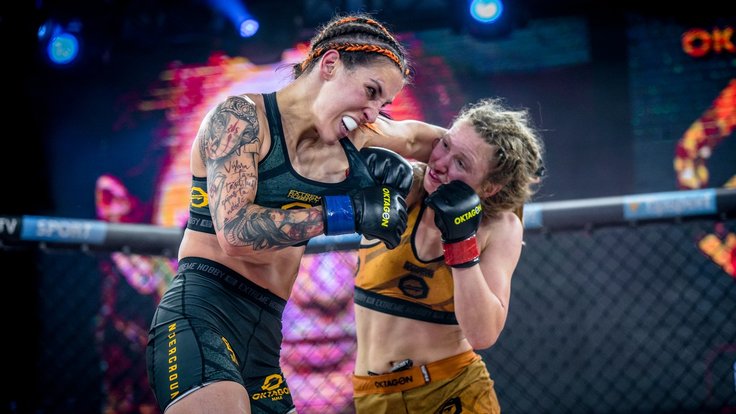Lucia Szabová (vpravo) na turnaji OKTAGON v Bratislavě v roce 2020.
