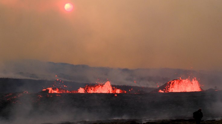 Trhlina s lávou na islandské hoře Litli Hrútur (10.7.2023)