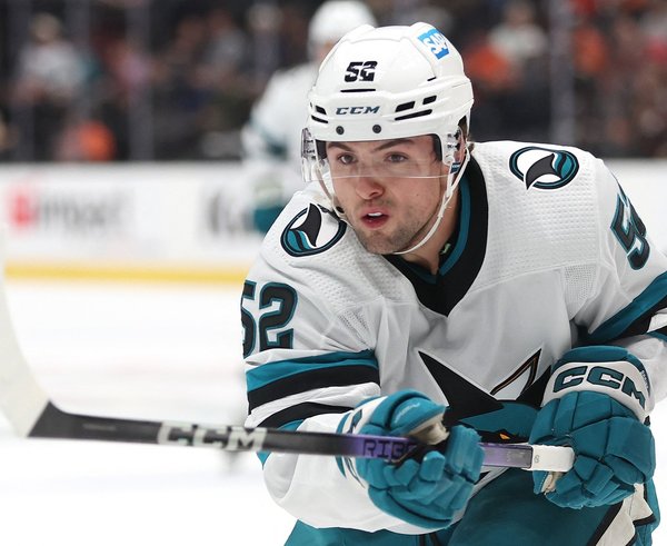 Tristen Robins v dresu San Jose Sharks