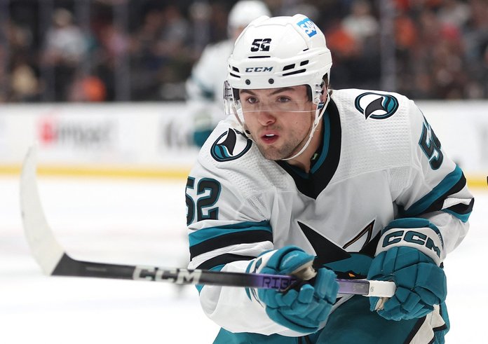 Tristen Robins v dresu San Jose Sharks