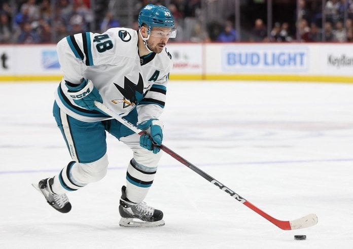 Tomáš Hertl v utkání proti Avalanche