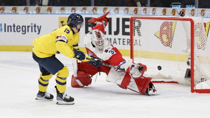 Brankáře Hrabala překonává Östlund