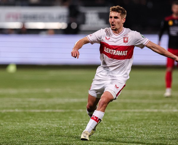 Michal Sadílek bude hrát v Twente i příští sezonu.