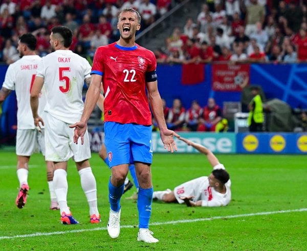 Tomáš Souček vstřelil jediný český gól utkání.