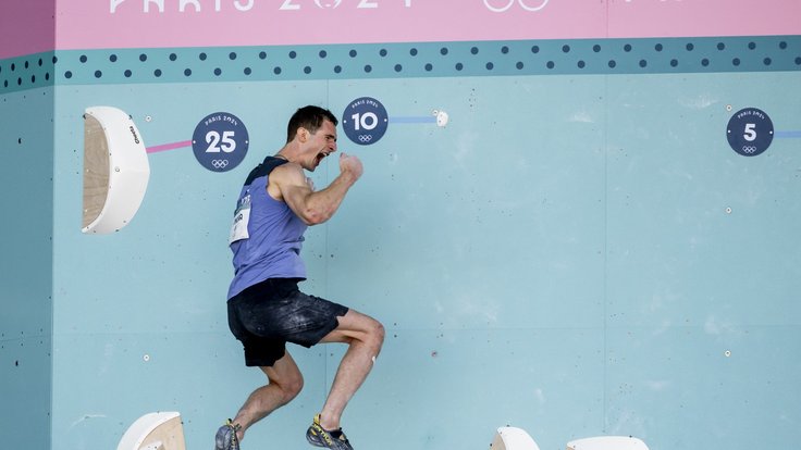 Adam Ondra zvládl první část olympijského semifinále.