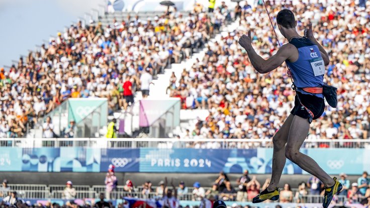 Adam Ondra postoupil do finále olympijského závodu.