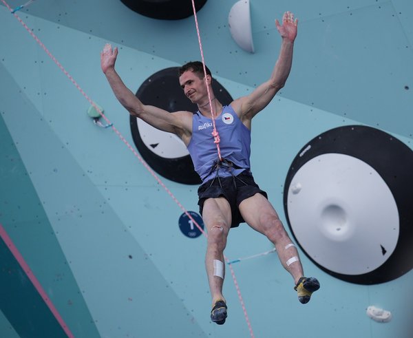 Adam Ondra skončil v Paříži na šestém místě.