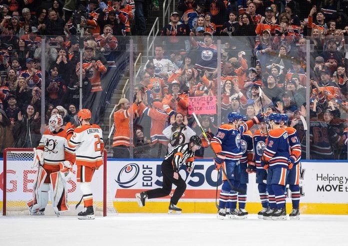 Anaheim těsně podlehl Edmontonu