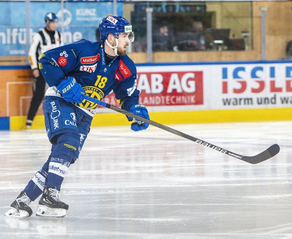 Filip Zadina v dresu Davosu