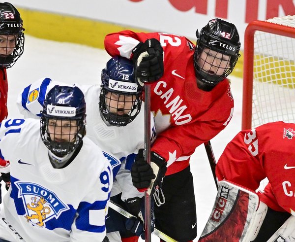 Finky si s Kanaďankami odložily zápas