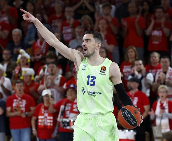 Tomáš Satoranský v dresu Barcelony.