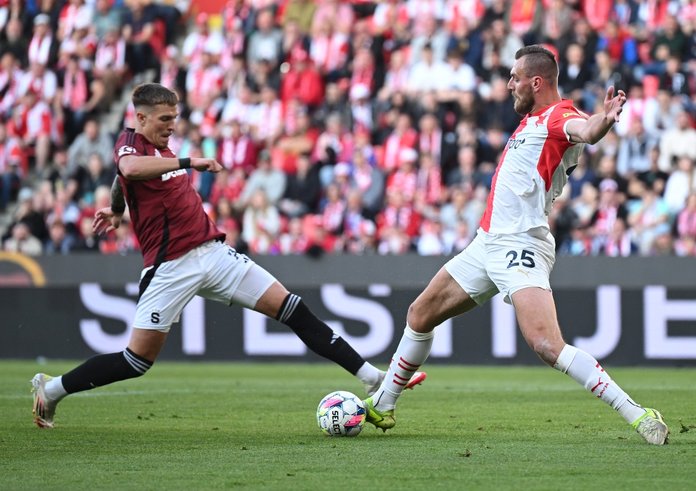 Pražské derby má tradičně velký náboj.
