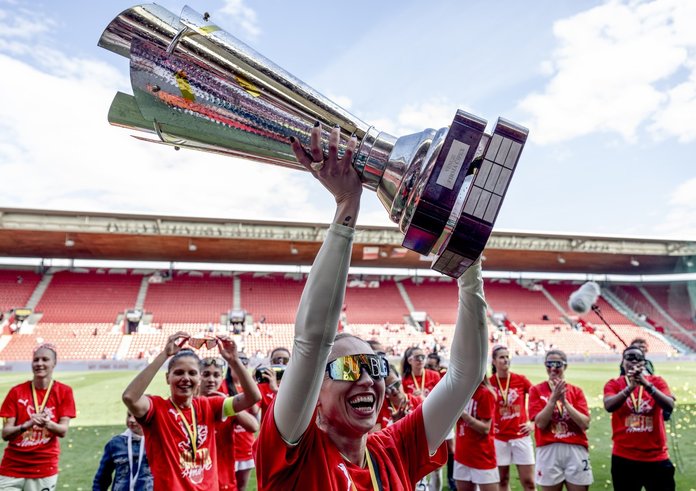 Fotbalistky Slavia jsou znovu mistryněmi.