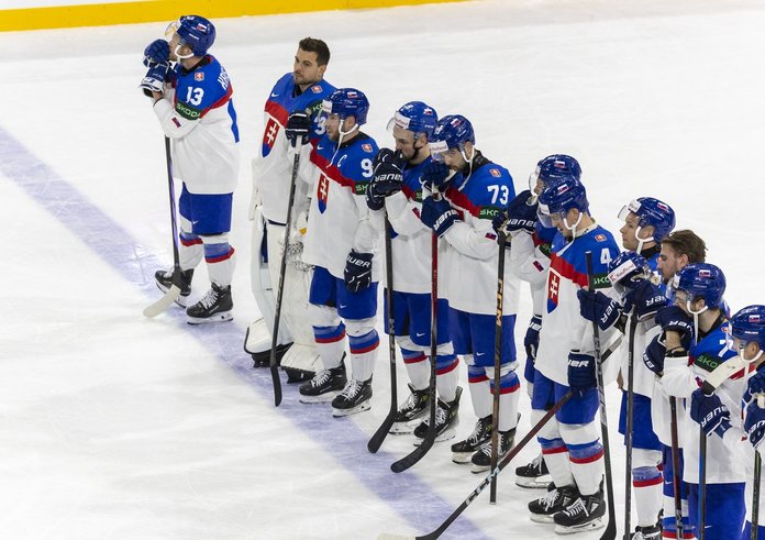 Slovenští hráči po prohraném utkání s Lotyšskem