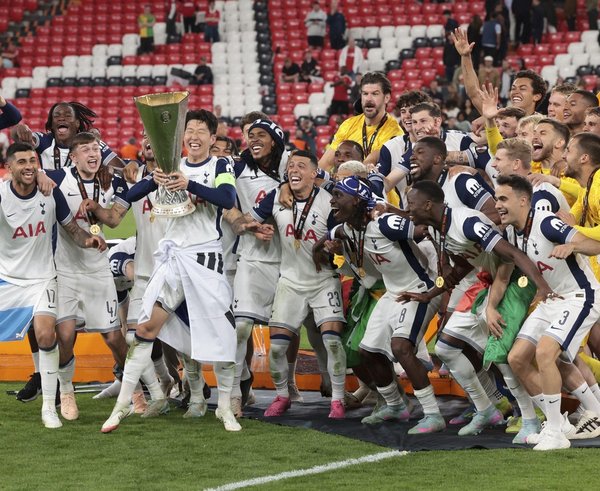 Tottenham Hotspur po 41 letech vyhrál Evropskou ligu.