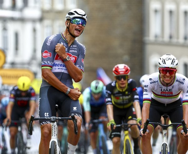 Mathieu van der Poel oblékl po druhé etapě žlutý dres