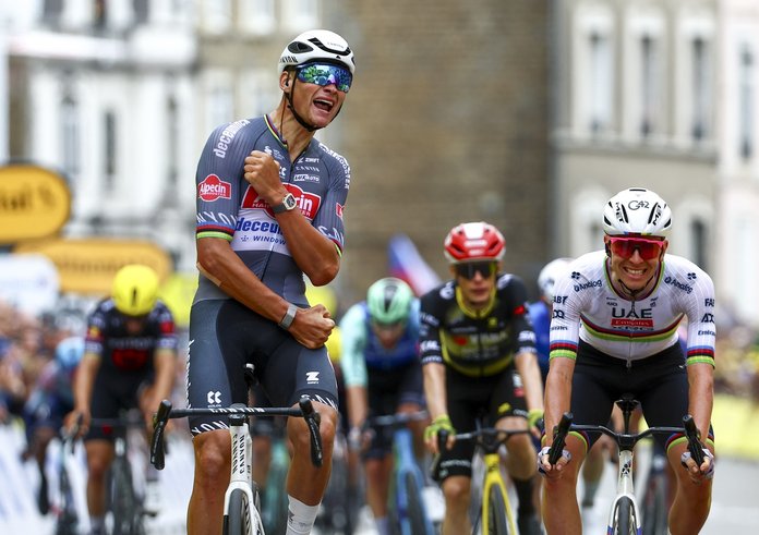 Mathieu van der Poel oblékl po druhé etapě žlutý dres
