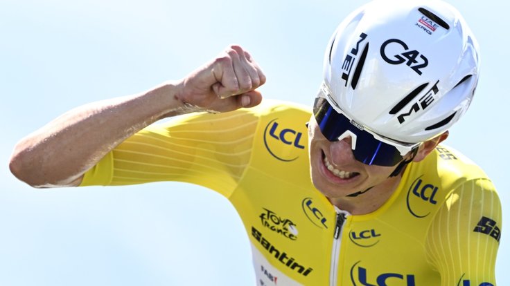 Tadej Pogačar ovládl 13. etapu Tour de France.