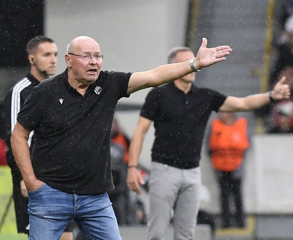 Miroslav Koubek na lavičce Plzně.