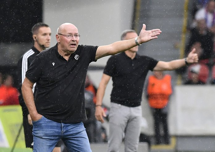 Miroslav Koubek na lavičce Plzně.