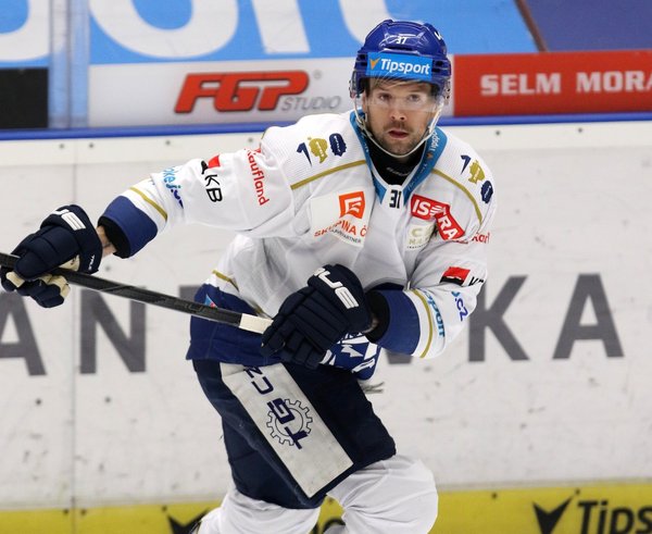 Phil Pietroniro zůstává Rytířem