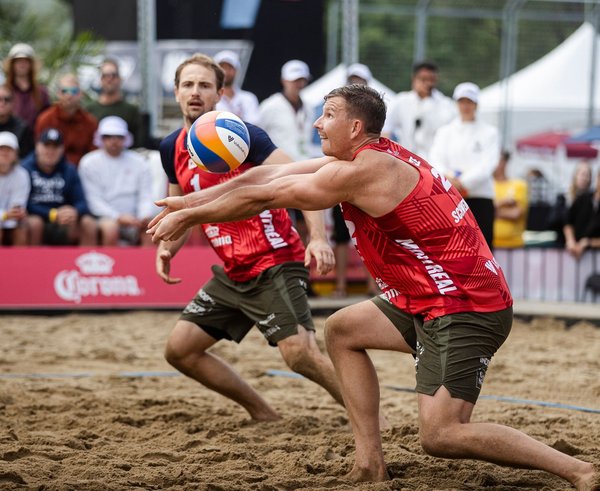 Perušič se Schweinerem na srpnovém turnaji v Kanadě.