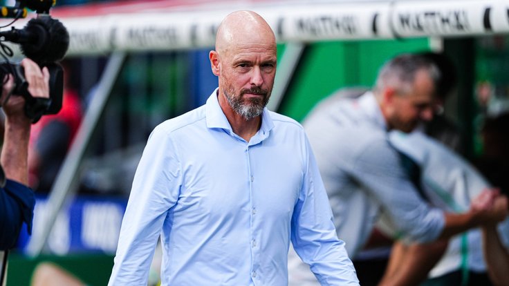 Erik ten Hag končí na lavičce Leverkusenu.