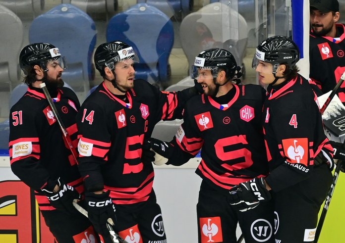 Hokejisté Sparty slaví další výhru v Lize mistrů.