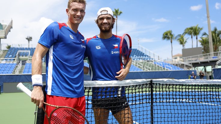 Jiří Lehečka (vlevo) vyzve parťáka Tomáše Macháče.