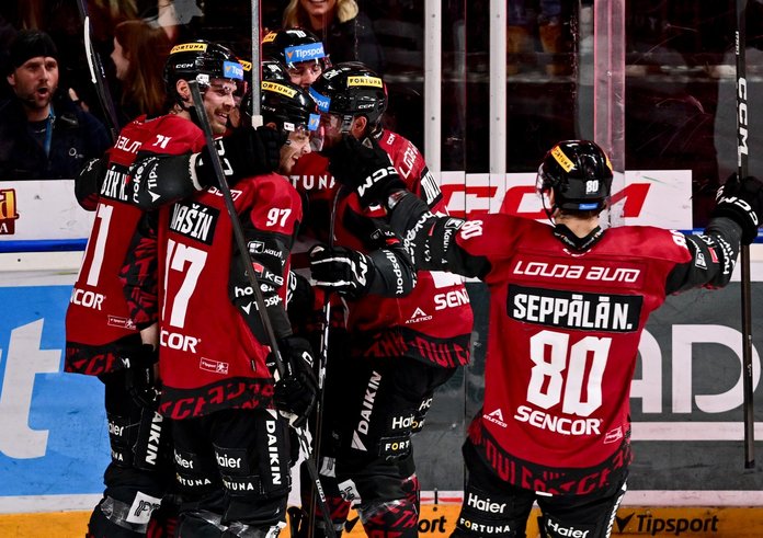 Sparťané se radují z gólu v prodloužení